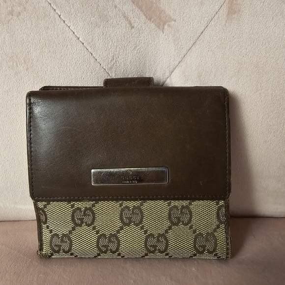 Vintage Gucci Monogram Compact Wallet. Unisex. Bi_Fold. EUC